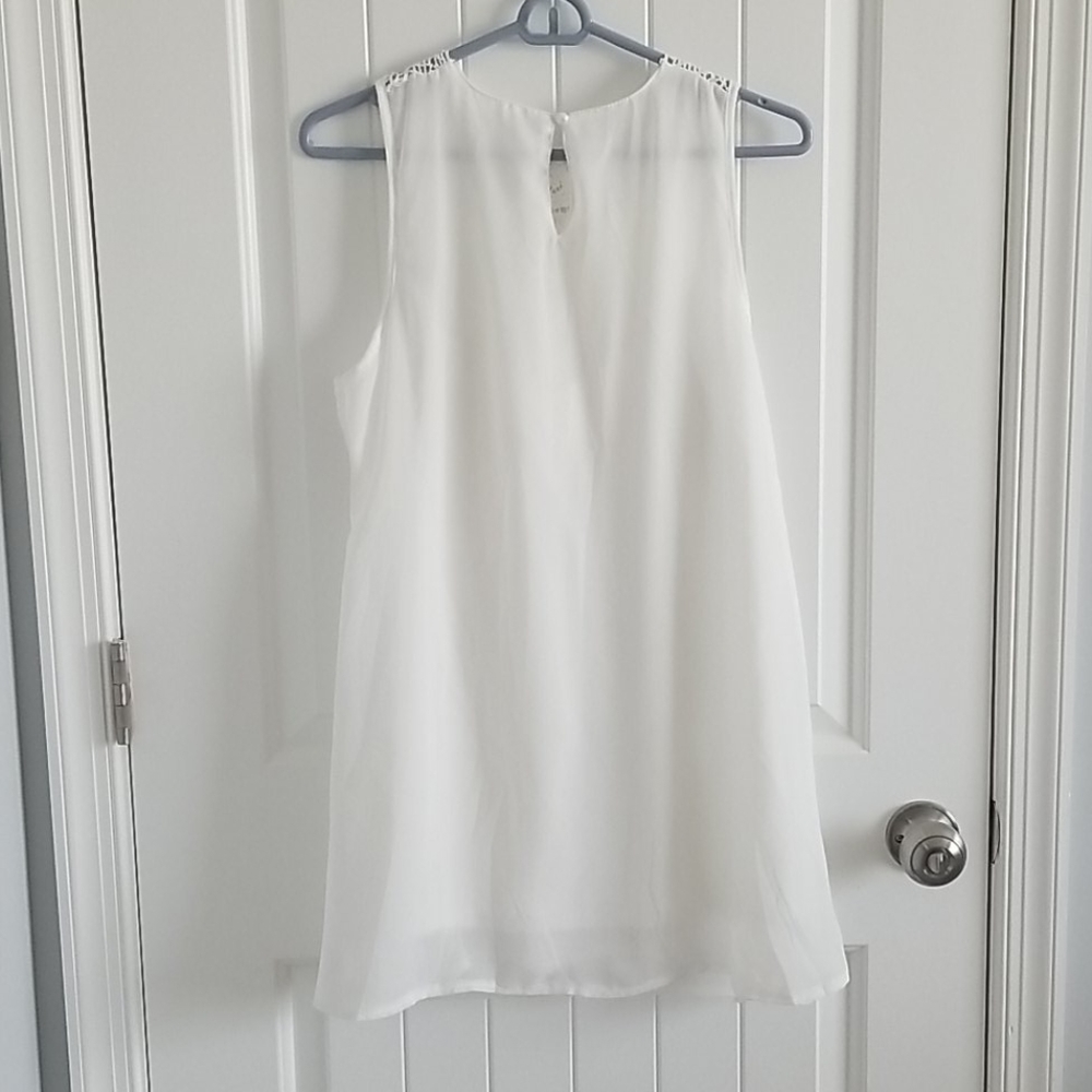 High neck lace sleeveless shirt - Picture 3 of 3